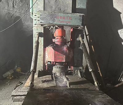 卸鉆桿-反井施工